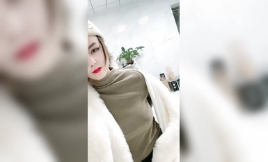 [Cô phù thủy nhỏ với dáng người cong vút] Em gái hoàng gia tuyệt vời nhất! Đôi chân dài trong chiếc tất đen ~ Thủ dâm bằng đạo cụ ~ Thật ngầu!