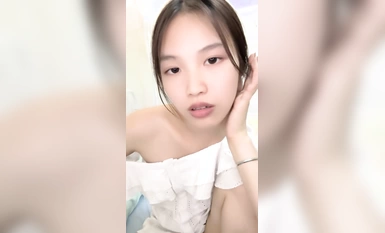 鄰家女神的淫盪一面你，【桃子魚】，清純害羞，被男友連操了好幾天 (3)