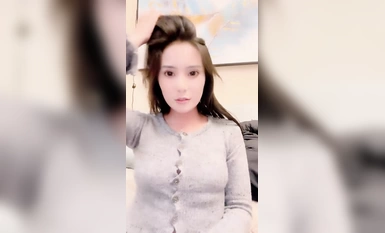 2024年2月新作，【我想吃草莓】，172極品尤物，御姐范風情萬種，這大長腿家中脫光盡情搖擺 (9)