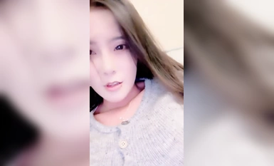 2024年2月新作，【我想吃草莓】，172極品尤物，御姐范風情萬種，這大長腿家中脫光盡情搖擺 (9)