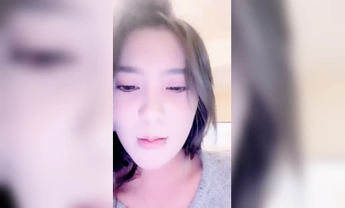 2024年2月新作，【我想吃草莓】，172極品尤物，御姐范風情萬種，這大長腿家中脫光盡情搖擺 (9)