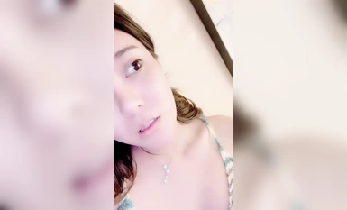 2024年2月新作，【我想吃草莓】，172極品尤物，御姐范風情萬種，這大長腿家中脫光盡情搖擺 (7)