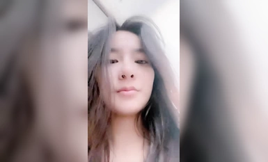 2024年2月新作，【我想吃草莓】，172極品尤物，御姐范風情萬種，這大長腿家中脫光盡情搖擺 (3)