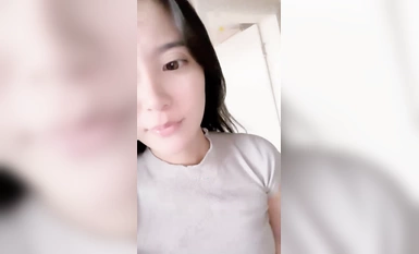 2024年2月新作，【我想吃草莓】，172極品尤物，御姐范風情萬種，這大長腿家中脫光盡情搖擺 (3)