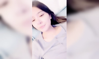 2024年2月新作，【我想吃草莓】，172極品尤物，御姐范風情萬種，這大長腿家中脫光盡情搖擺 (5)