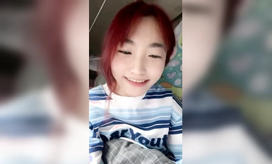 我就是嗚崽醬.學生妹宿舍直播！乖巧鄰家女孩，粉嫩多汁小逼逼，超可愛