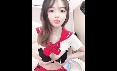 Huya ผู้ประกาศข่าว Xiao Ruanruan (น้องสาวของ Mi'er) (Xiaomi'er'a) ปรับแต่งภาพถ่ายส่วนตัว