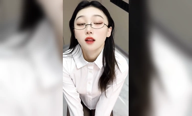 บล็อกเกอร์คนดังทางอินเทอร์เน็ตที่มีผู้ติดตาม 640,000 คนบน Douyin ไปที่ Haibo เพื่อเปิดห้องเซ็กซ์แบบเสียเงิน