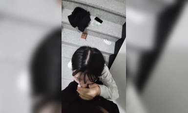 稀有資源韓國大叔系列 找 素人 妹子 打飛機 口交 足交 露臉好評 (1)