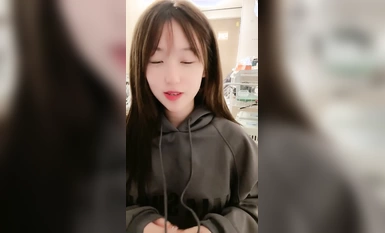 漂亮可愛學妹扣穴 自慰 爽出白漿  第二集 (2)