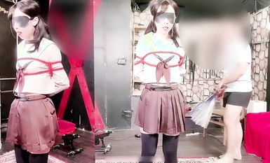 대비 순수 소녀 〖유미 음란〗 SM 훈련, 밧줄 구속, 강제 오르가즘, 총기, 채찍질, 성교 초 음란 한 작은 걸레!