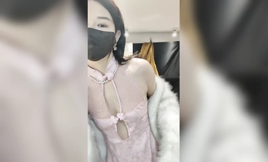 งานใหม่ในเดือนมกราคม 2567 ผู้หญิงที่สวยและสวยที่สุด [นางเอกดอกไม้] แสดงใน Hengdian มาหลายปี เต้นรำเปลือยกายในชุดโบราณ และหญิงสาวสวยช่วยตัวเองด้วยอุปกรณ์ประกอบฉากที่แตกต่างกันที่แตกต่างกันทุกวัน (6)