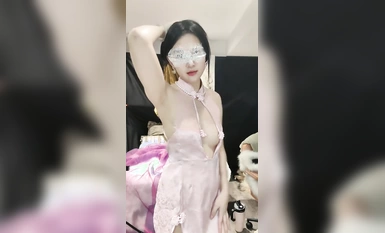 2024年1月新作，極品超美御姐【繁花女主角】橫店演戲好幾年，古裝裸舞，大美女每天不同反差角色道具自慰 (7)