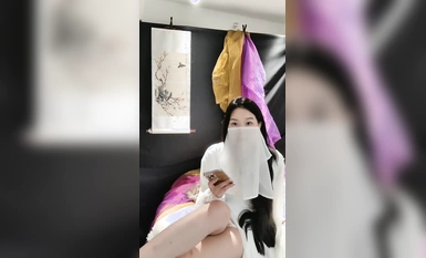 2024年1月新作，極品超美御姐【繁花女主角】橫店演戲好幾年，古裝裸舞，大美女每天不同反差角色道具自慰 (10)