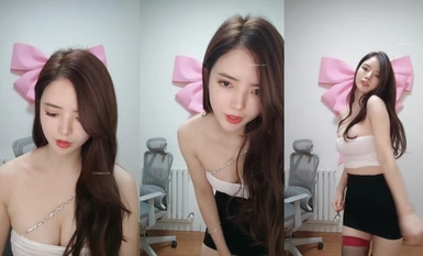 Sa Enero 2024, ang erotikong bersyon ng tatlong paksa ay gagawa ng isang nakakagulat na pasinaya na [Wu Yu] Douyin internet celebrity, ang pinakasikat na sayaw sa ngayon, maghuhubad at sumasayaw muli, ito ay kapana-panabik at dapat makitang obra maestra (