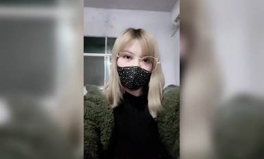 Cô gái siêu bụ bẫm với hình xăm thật đáng tin cậy (4)