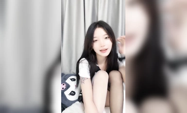 2024年3月，四川小美女，明星級別【小米粥粥】憂郁的眼神，讓大哥們著迷，一晚上禮物亂飛牛逼了 (4)