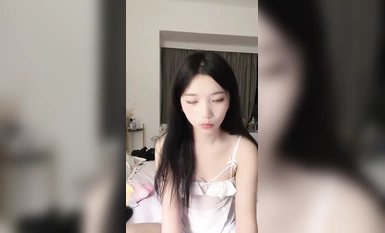 ในเดือนมีนาคม 2024 ดวงตาเศร้าโศกของสาวงามตัวน้อยจากเสฉวนระดับดาว [ข้าวต้มข้าวฟ่าง] ทำให้พี่ใหญ่หลงใหลและของขวัญก็ปลิวไสวตลอดทั้งคืน (8)