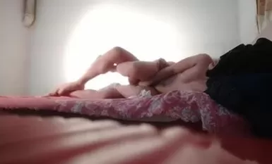 新人老哥搞紅燈區，不錯小少婦脫掉衣服開操，摟著腰正入，側入啪啪撞擊聲嬌喘呻吟