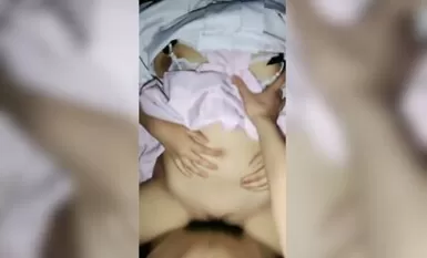 착한 소녀 더블 포니 테일 로리 부드러운 소녀, 로리 드레스 팬티를 아래로 당겨 구멍을 뚫고 머리카락이 꽤 두껍고 첫 번째보기가 들어오고 클로즈업 안팎으로 소녀가 숨을 헐떡이고 신음하게 만듭니다!