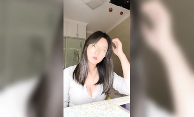 清純眼鏡妹妹 要吃退黑素 (3)