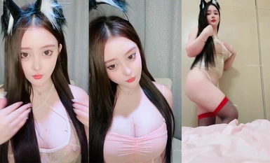 The Everest is a beautiful place to look at! Strawberry Cake (2)