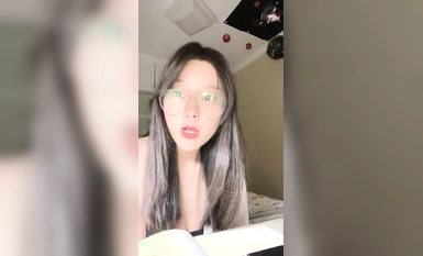 清純眼鏡妹妹 要吃退黑素  (4)