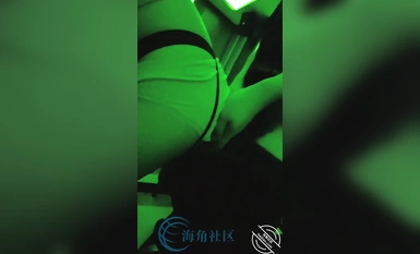 海角老夫嫩妻綠帽奴老公【騷妻的浪叫】把老婆灌醉送給客戶一起操老婆被操的瘋狂淫叫自己在旁邊打飛機