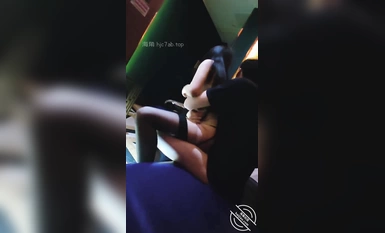 海角老夫嫩妻綠帽奴老公【騷妻的浪叫】把老婆灌醉送給客戶一起操老婆被操的瘋狂淫叫自己在旁邊打飛機