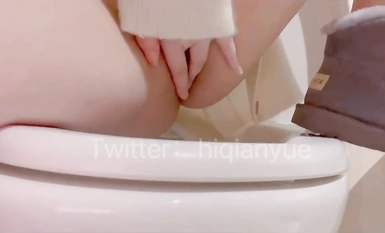 Koleksi 33 video dewi teratas Qianyue Jiang dengan susuk tubuh terbaik dan kaki panjang (1)