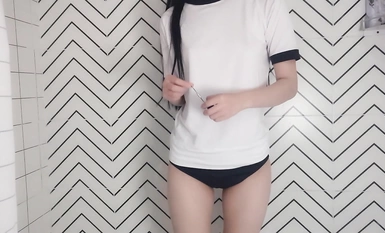 清純蘿莉學妹【wink是可愛的wink】清純死庫水少女私拍，女高學妹 不好好學習 水嫩一線天白虎嫩B露出給爸爸們看，想被爸爸操