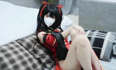 Delusion_Mahabang paa na kapatid na babae COS Tokisaki Kurumi_Ang walang buhok na puke ay puno ng titi at fucked crazily