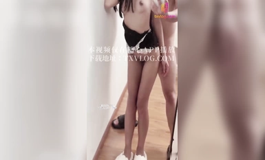 淫らな女神の欲望を完全に満たすため、大きな肉棒を持った小さな淫乱女[エッグケーキ91リトルウィッチ]に立ち戻り、淫らな流れに立ち戻り、控えめな喘ぎ声から奔放な卑猥な悲鳴まで、女神は完全に解き放たれた！