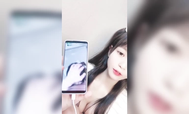 2024年2月新作，清純指數最高的19歲嫩妹【金鏟鏟】大學生身懷名器，無毛白虎，一線天，這次很爽快，全脫了難得 (2)