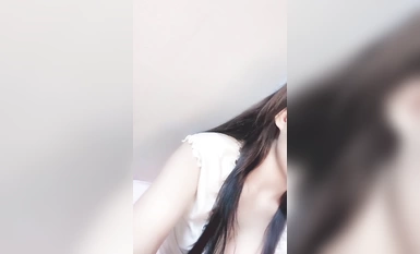 2024年2月新作，清純指數最高的19歲嫩妹【金鏟鏟】大學生身懷名器，無毛白虎，一線天，這次很爽快，全脫了難得 (2)