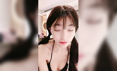 Tuyển tập 49 tập về cô nữ sinh dễ thương hàng xóm Ngô Zai Jiang (39)