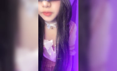 2024年2月，校花為了賺錢拼了【豬豬女孩】喊來舔狗干她，穿上白絲舔腳，無套內射極品反差小淫娃 (5)