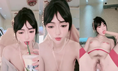 สุดยอดเทพธิดาแห่งความงามทางอินเทอร์เน็ต [สวยที่สุด] เปลื้องผ้าพร้อมสายเอี๊ยมและถุงน่อง! ใช้นิ้วหีของเธอด้วยสองนิ้ว ใส่เธอด้วยไก่ปลอมหนา ๆ และเย็ดเธอในท่าขี่ ถึงจุดสุดยอด น้ำเลอะเทอะไหลออกมา ดีใจสุดๆ