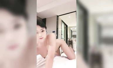 นางแบบสาวมืออาชีพและเพื่อนสนิทวัย 18 ปีไปทะเล [ขุดมันฝรั่ง] เป็นครั้งแรกเพื่อมีเพศสัมพันธ์โดยไม่ใช้ถุงยางและหลั่งข้างใน (4)