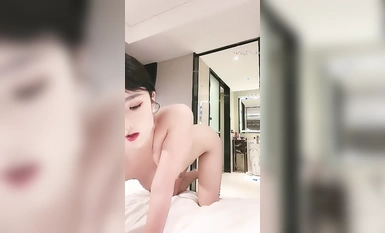 นางแบบสาวมืออาชีพและเพื่อนสนิทวัย 18 ปีไปทะเล [ขุดมันฝรั่ง] เป็นครั้งแรกเพื่อมีเพศสัมพันธ์โดยไม่ใช้ถุงยางและหลั่งข้างใน (4)