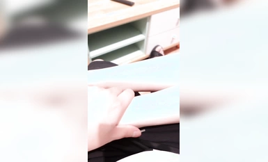 秀人巨乳女神『王儷丁』有色連續短劇《媽媽的年輕女閨蜜》性愛淫夢真實操麗姐 第三集