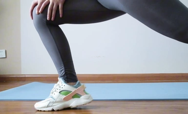 《頂級女模震撼泄密》顏值巔峰秀人網當紅女神模特魚子醬閨蜜【杏子】大膽私拍，開襠瑜伽褲鮑魚夾圈圈毛多性感絕對尤物