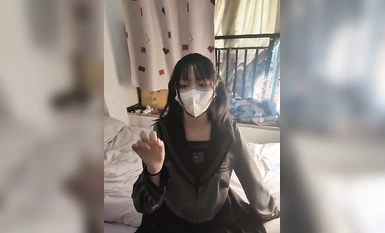 海角反差婊-【胡九萬（原小芳姐姐）】大哥和媳婦吵架來找九萬一路走一路爆肏床上日到廁所又日到廚房太刺激了