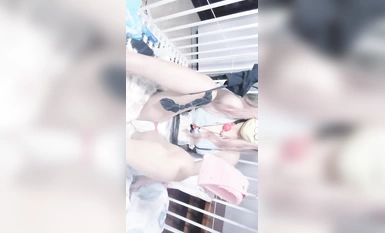 Vũ Hán 18 tuổi [Cô gái trẻ không được yêu thương] Nhảy múa, cạo lồng và thủ dâm với nhiều đạo cụ! (số 8)