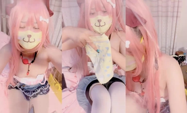 18-year-old Wuhan [Young girl no one loves] Fisting dance~Shaving cage~Maramihang props para sa masturbesyon! (4)