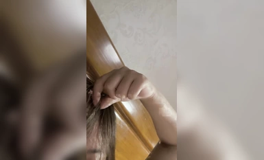 Wuhan 18 tahun [Gadis muda tidak disayangi] Tarian penumbuk, sangkar bercukur, dan melancap dengan banyak prop! (4)