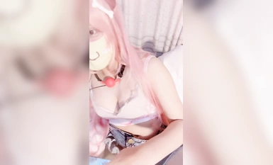 武漢18歲【少蘿沒人愛】騷舞拳交~刮毛囚籠~多道具自慰！ (3)