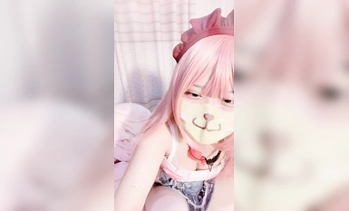 武漢18歲【少蘿沒人愛】騷舞拳交~刮毛囚籠~多道具自慰！ (3)