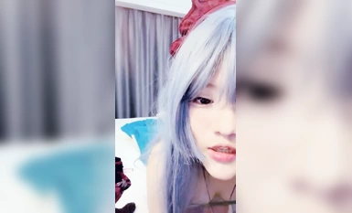 武漢18歲【少蘿沒人愛】騷舞拳交~刮毛囚籠~多道具自慰！ (2)