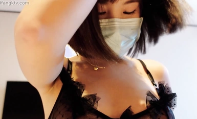 Penggambaran peribadi model amatur [Tiger Cai] mempunyai perbualan yang lucu dan lucah Selebriti fotografi membuat temu janji untuk merakam model wanita gemuk dengan rambut pendek segar dan sangat kontras Dia menyentuh kelentit besar dan labia besarnya da